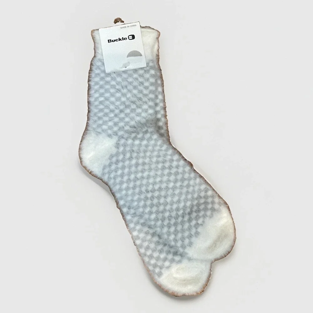 NWT Buckle Cozy Fuzzy Socks Adults One Size White Gray Checkered Soft Plush New